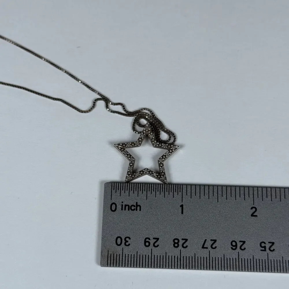 Italy Sterling Silver 925 Star Pendant with Chain 4.78g